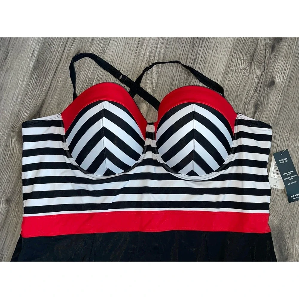 TORRID Womens SWIMSUIT  One Piece Black Red Underwire Bra Size 5 (28) NWT‎
